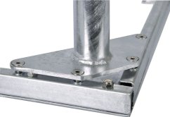 Stožár se základnou s betonovou dlaždicí a gumovou podložkou